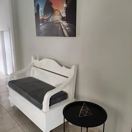 D&d Apartment *